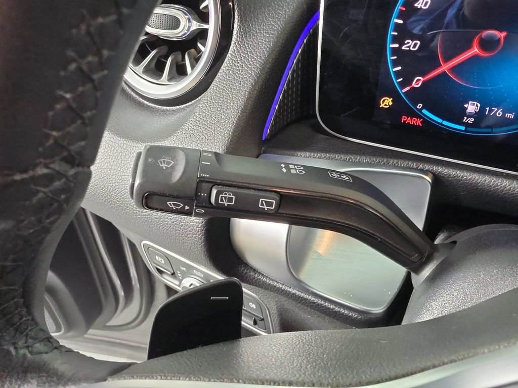 Used 2021 Mercedes-Benz GLB 250 image 18