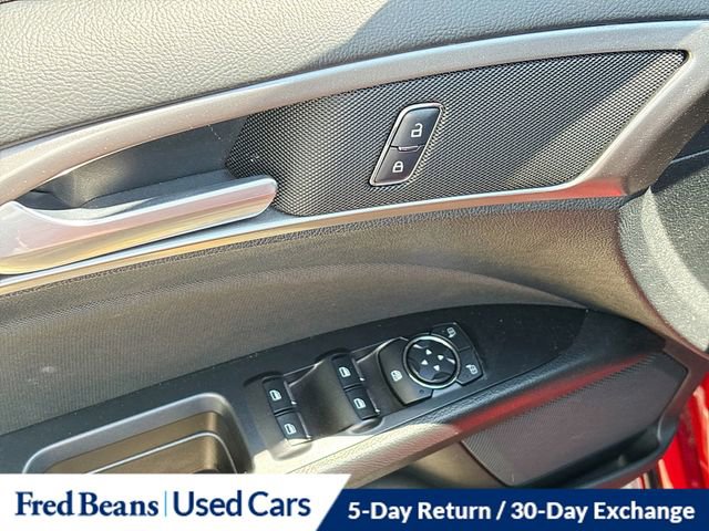 Used 2017 Ford Fusion SE w/ Fusion SE Technology Package FWD image 7