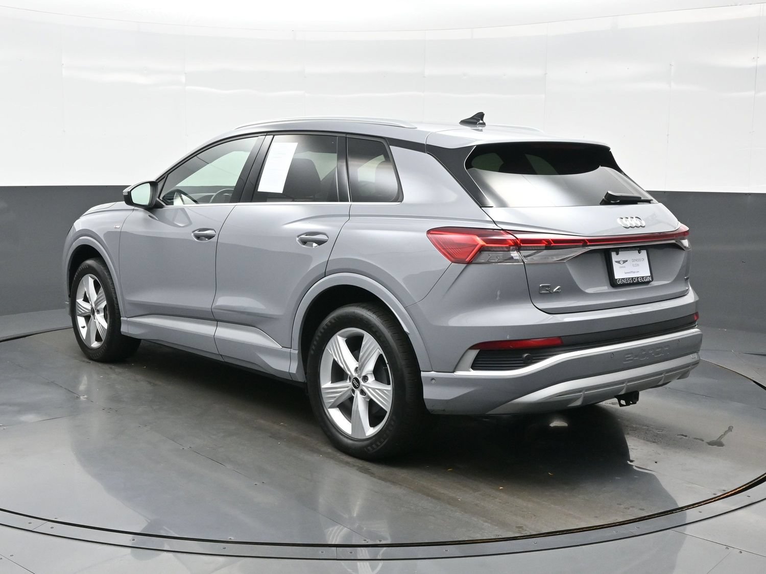 Used 2023 Audi Q4 e-tron Premium Plus w/ Premium Plus AWD/4WD image 4