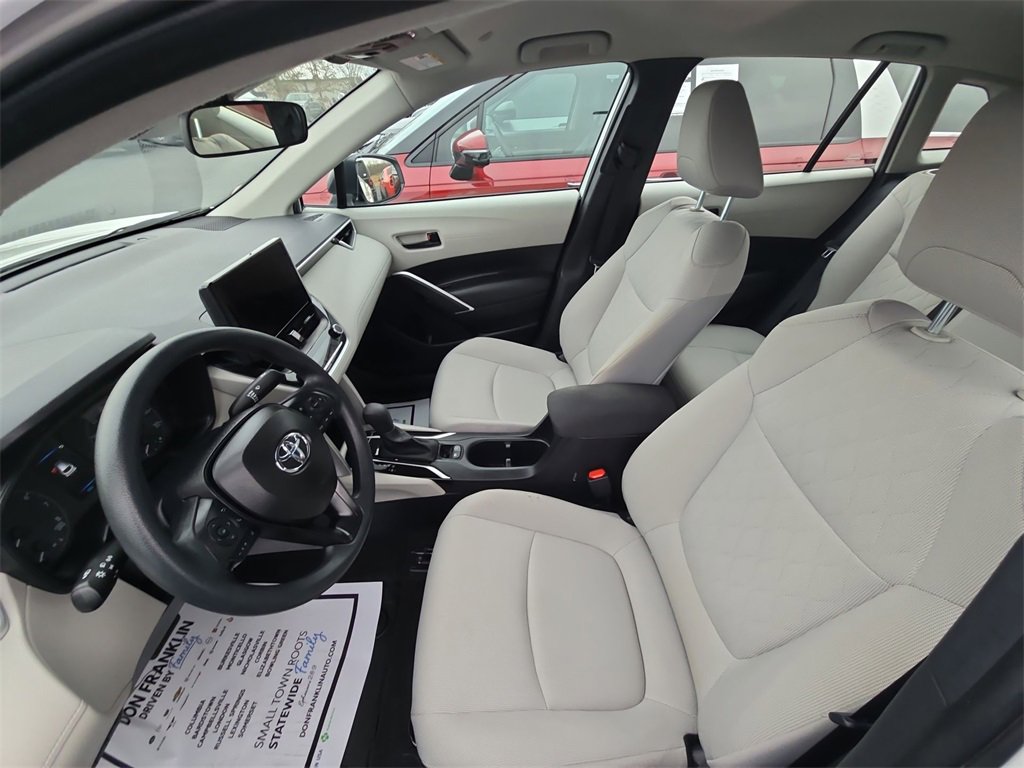 Used 2025 Toyota Corolla Cross L image 10