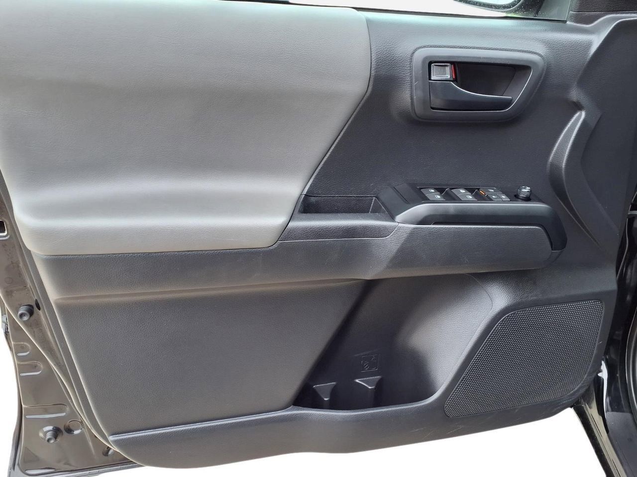 Used 2023 Toyota Tacoma SR AWD/4WD image 13