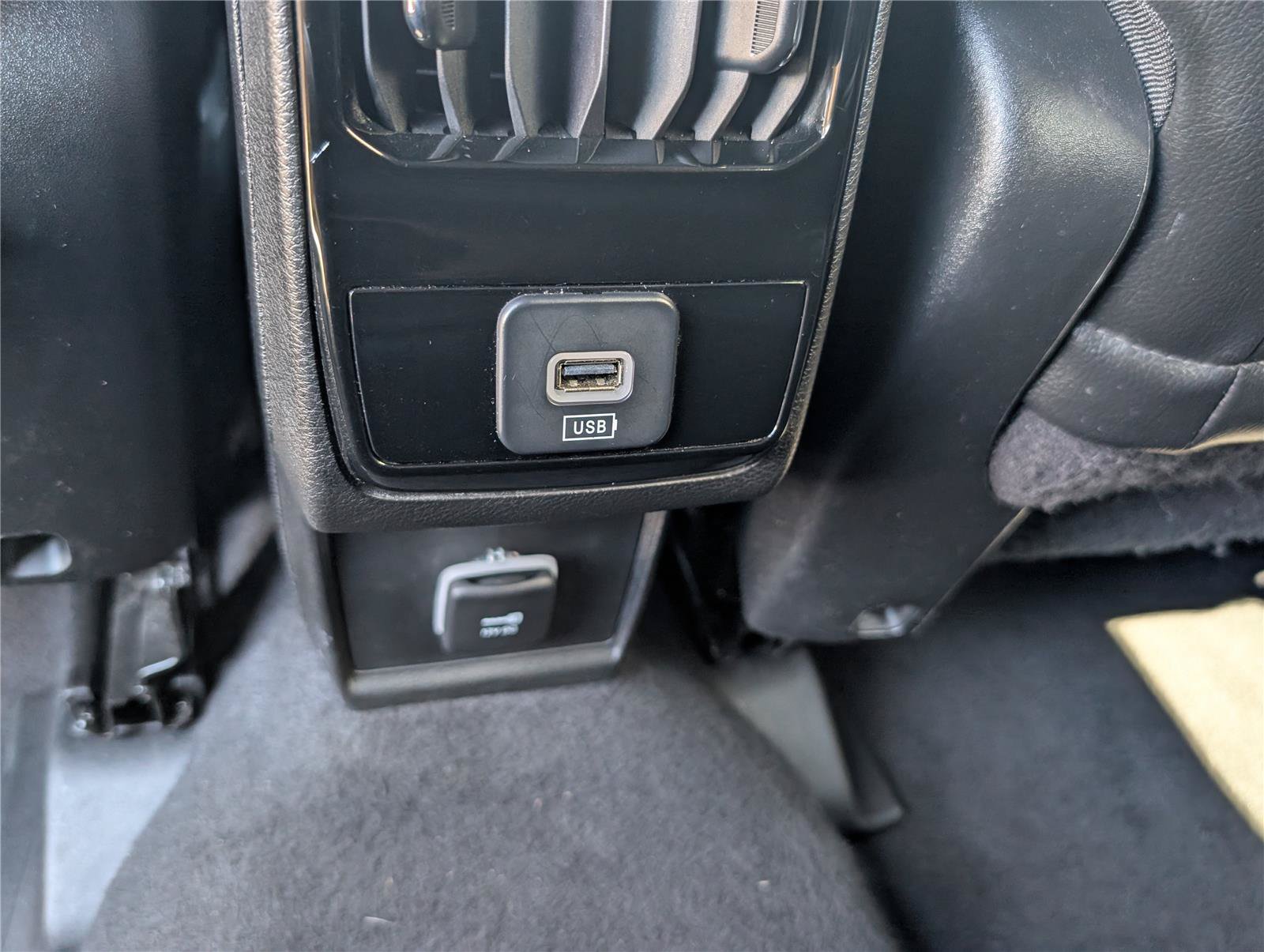 Used 2023 Jeep Compass Latitude AWD/4WD image 15