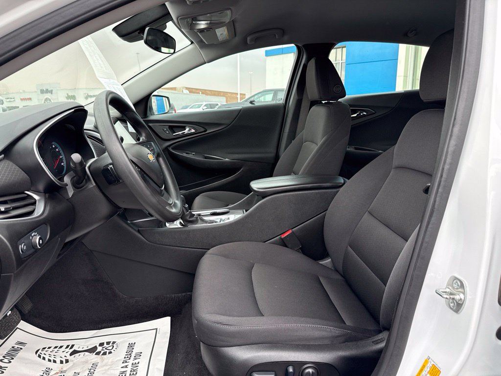 Certified 2025 Chevrolet Malibu LT FWD image 6