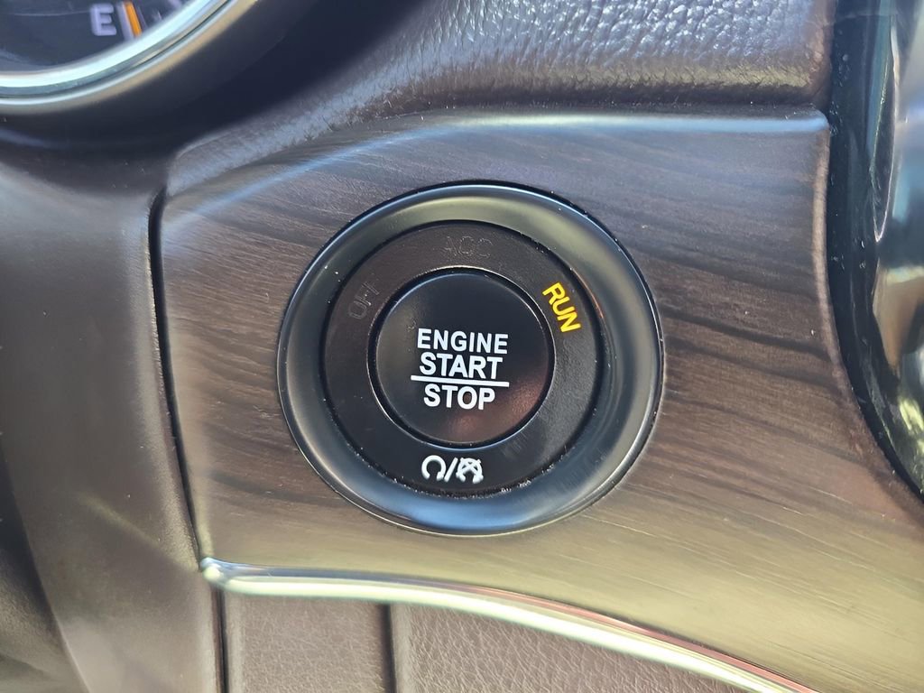 Used 2019 Jeep Grand Cherokee Overland image 27