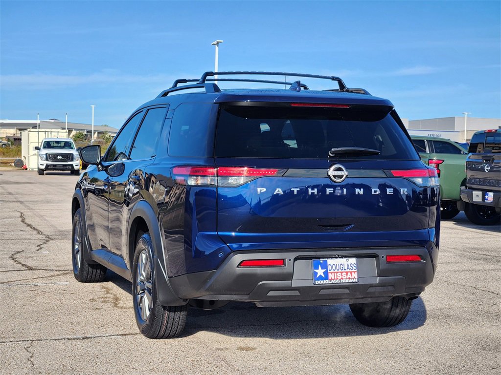 New 2025 Nissan Pathfinder SV image 4