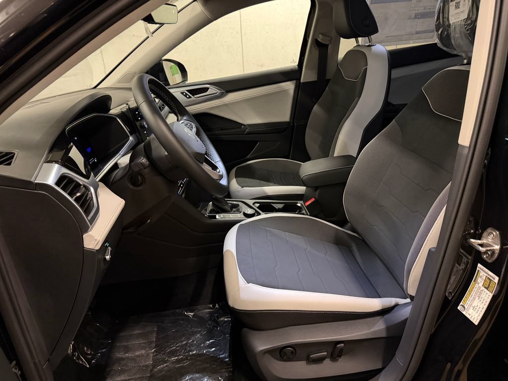New 2026 Volkswagen Taos SE AWD/4WD image 11