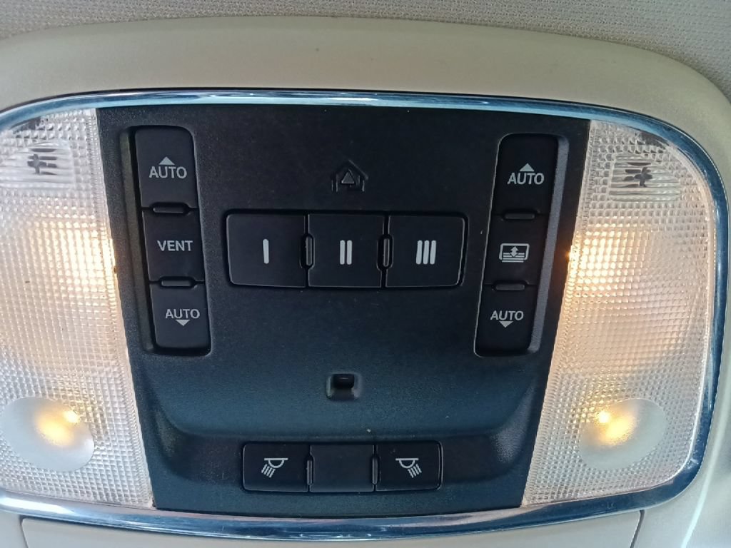 Used 2017 Chrysler 300 C w/ Safetytec Plus Group RWD image 29