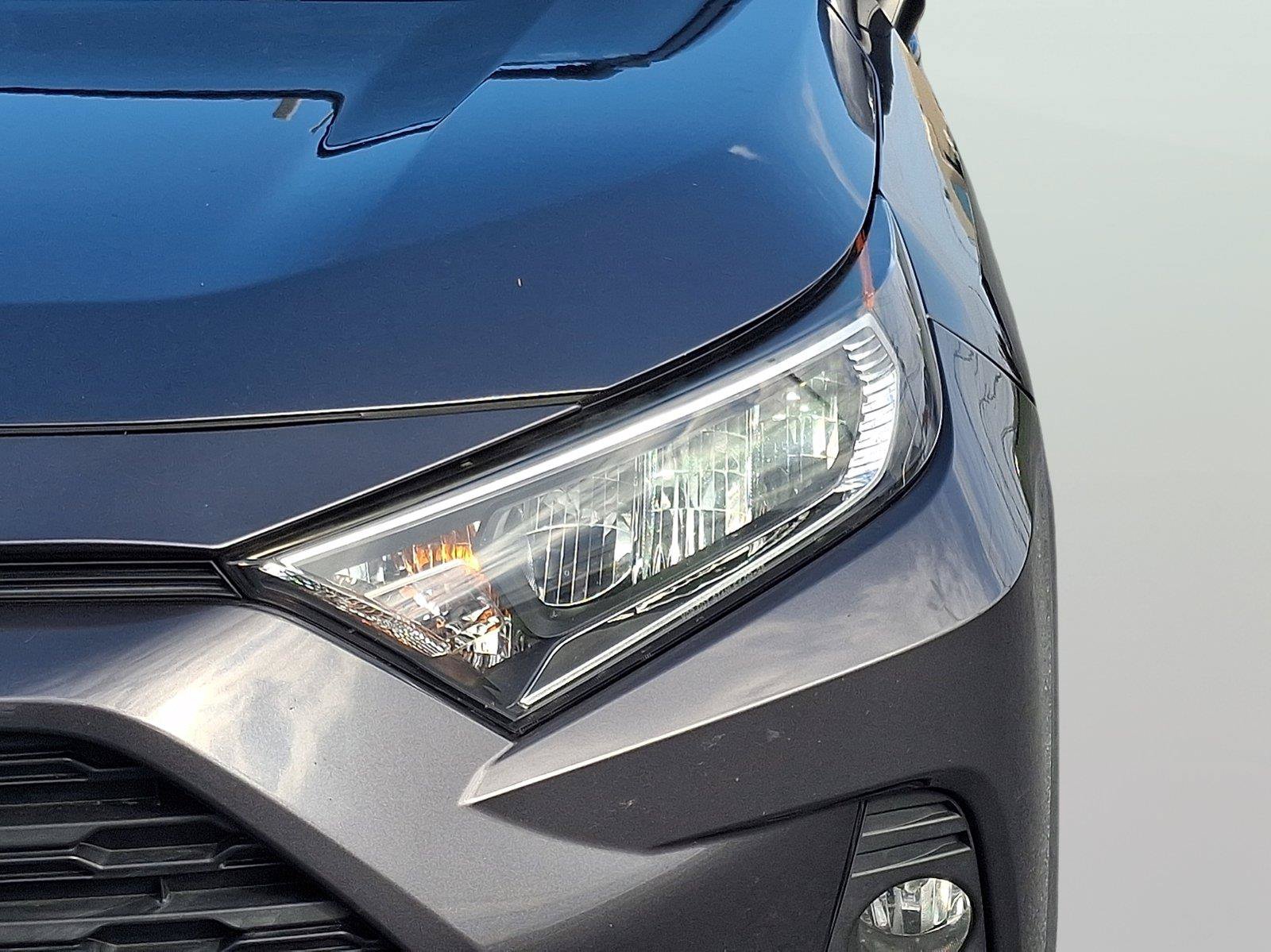 Used 2020 Toyota RAV4 XLE Premium FWD image 8