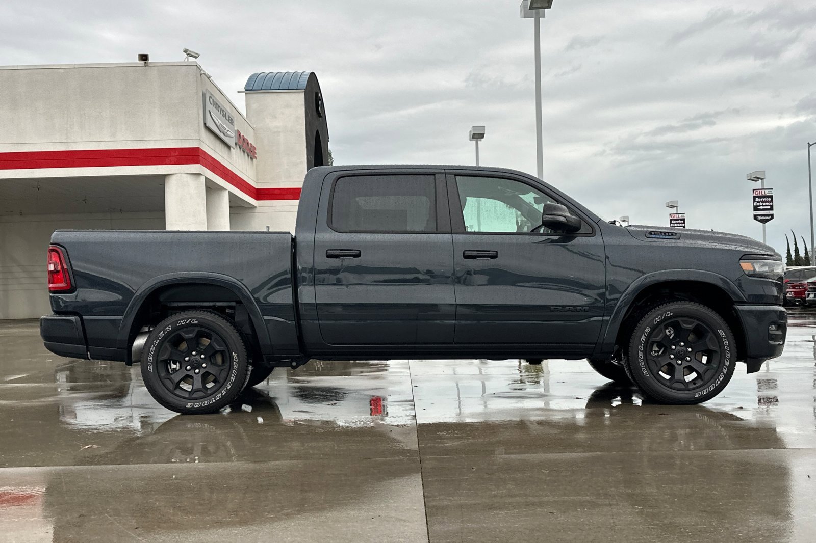 New 2026 RAM 1500 4x4 Crew Cab image 8