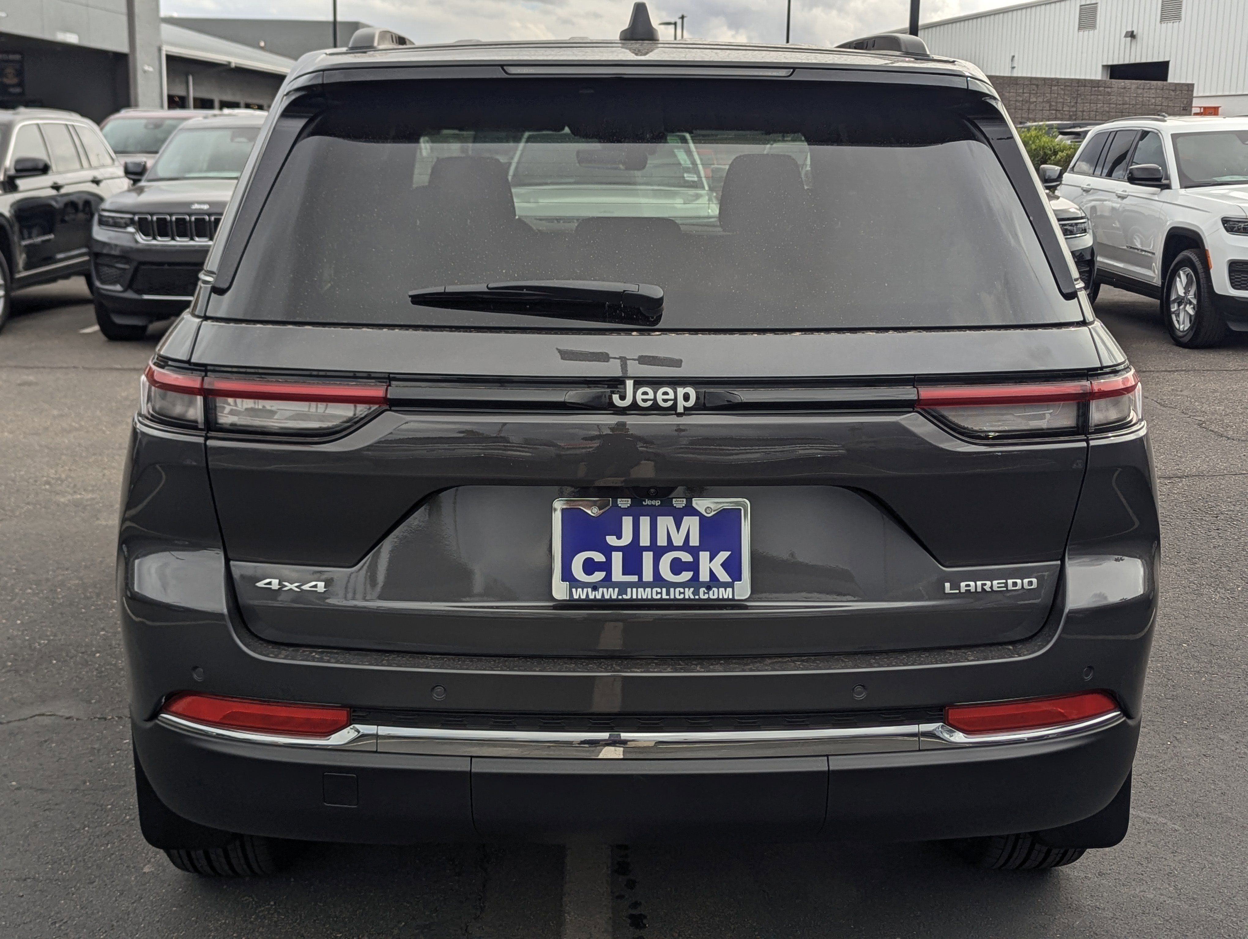 New 2025 Jeep Grand Cherokee Laredo X w/ Luxury Tech Group I image 3