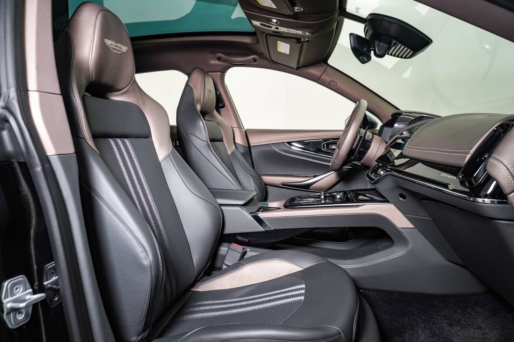 Used 2025 Aston Martin DBX 707 AWD/4WD image 18