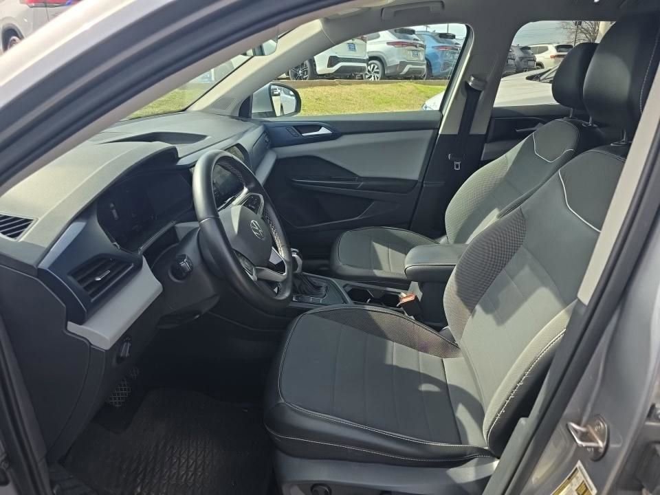 Used 2023 Volkswagen Taos SE w/ Panoramic Sunroof Package image 21