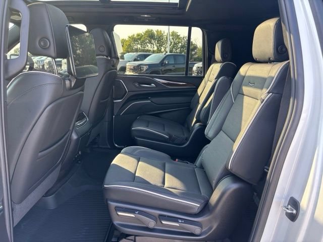 Certified 2024 Cadillac Escalade ESV Premium Luxury w/ Performance Package AWD/4WD image 21
