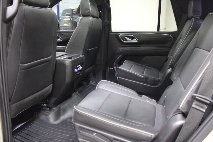 Used 2022 GMC Yukon SLT w/ SLT Premium Package image 24