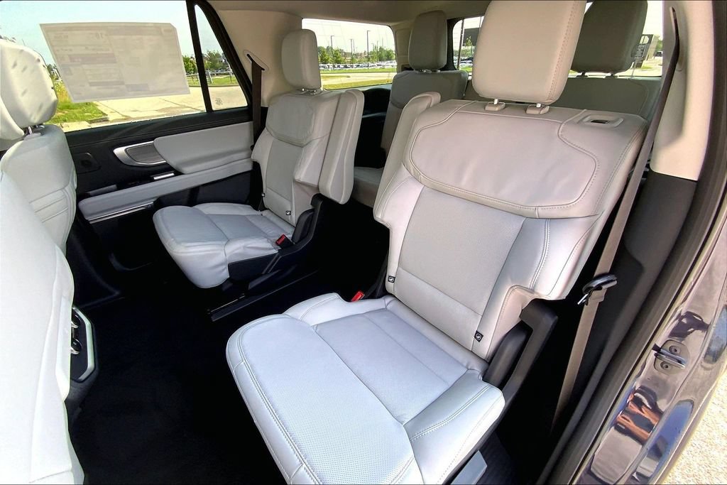 New 2027 Ford Expedition Platinum AWD/4WD image 10