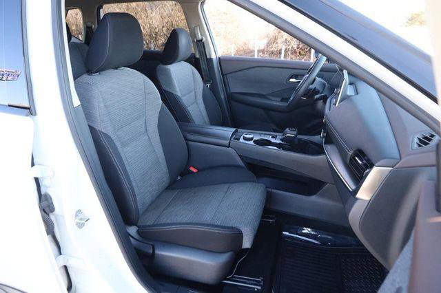 Used 2021 Nissan Rogue SV image 24