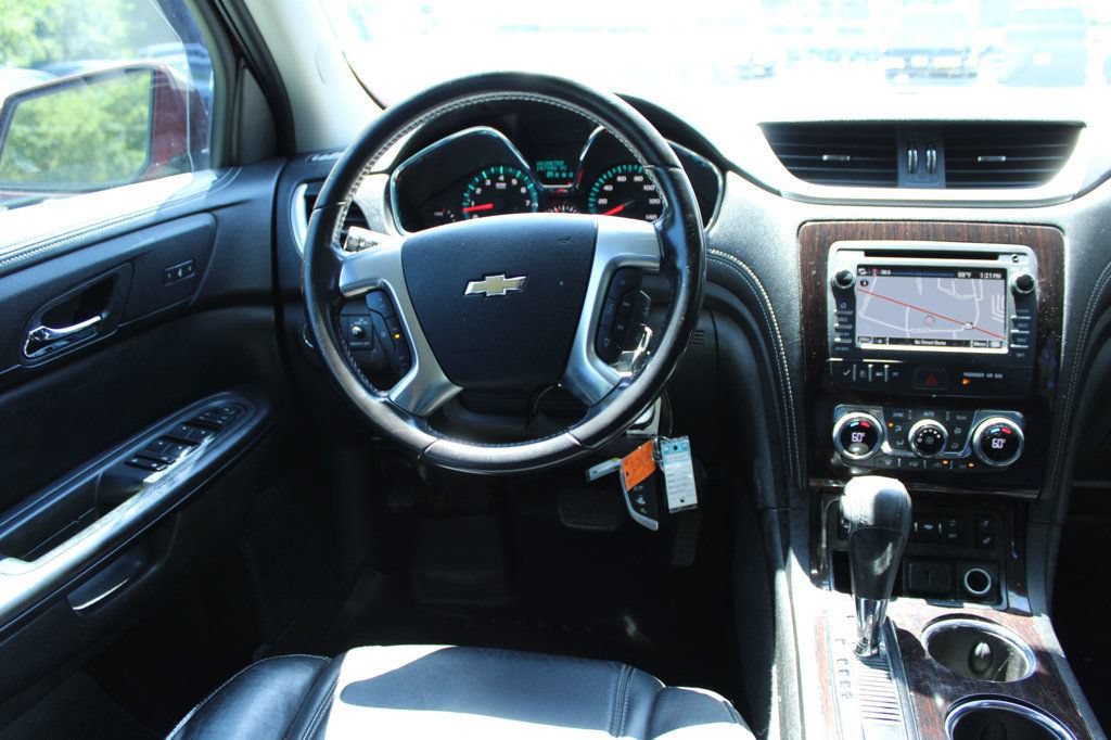 Used 2017 Chevrolet Traverse LT AWD/4WD image 16