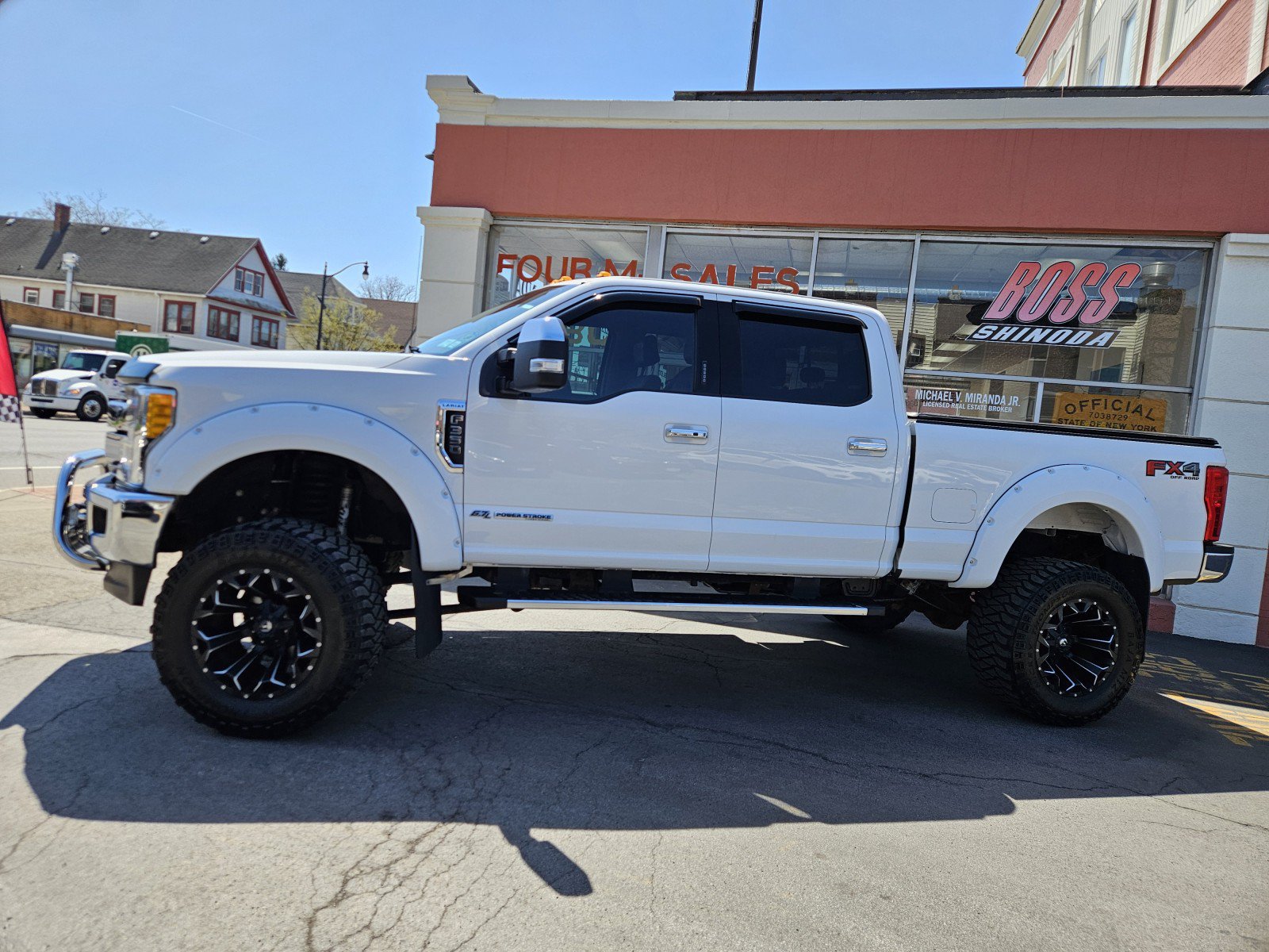 Used 2017 Ford F350 Lariat w/ Lariat Ultimate Package AWD/4WD image 8