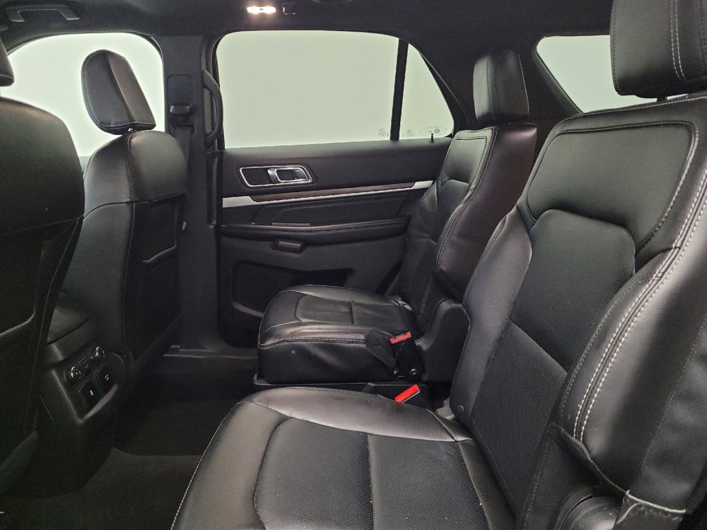 Used 2018 Ford Explorer Limited w/ Equipment Group 301A AWD/4WD image 18