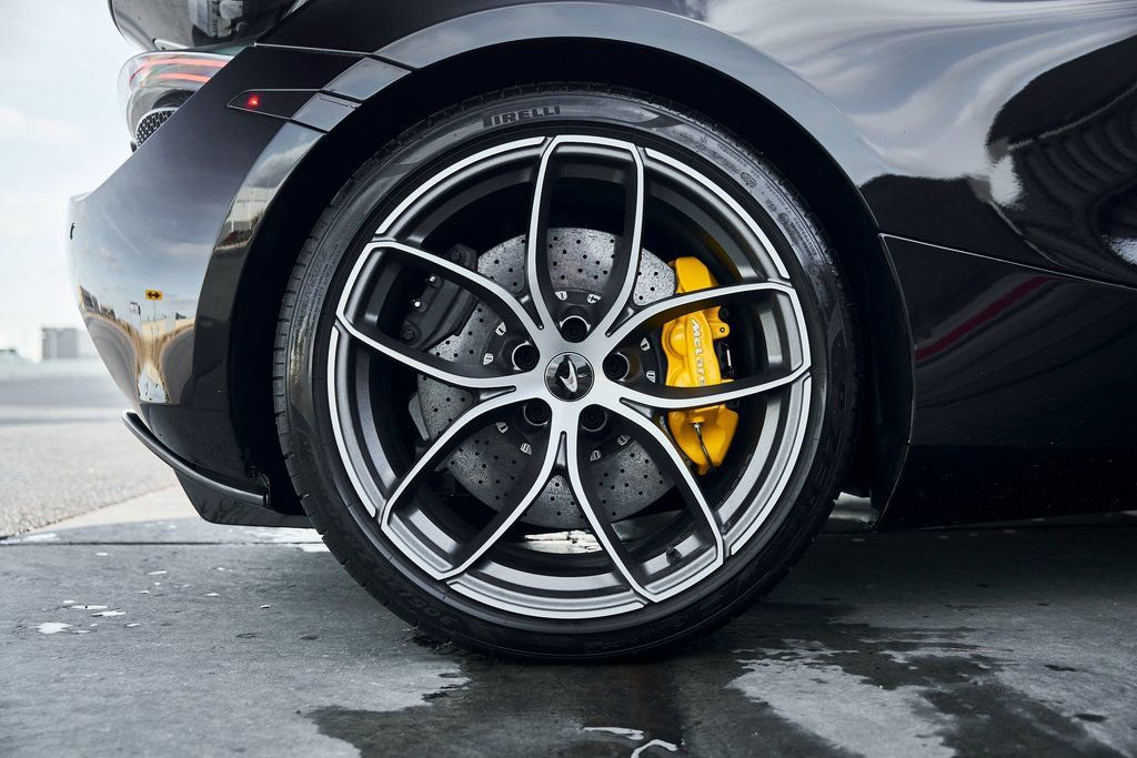 Used 2021 McLaren 720S RWD image 29