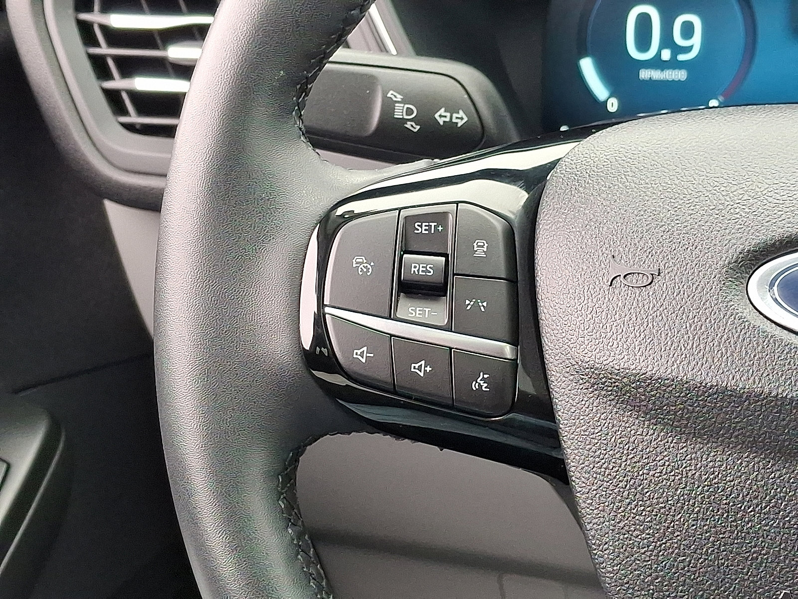 Used 2023 Ford Escape Platinum w/ Premium Technology Package image 23