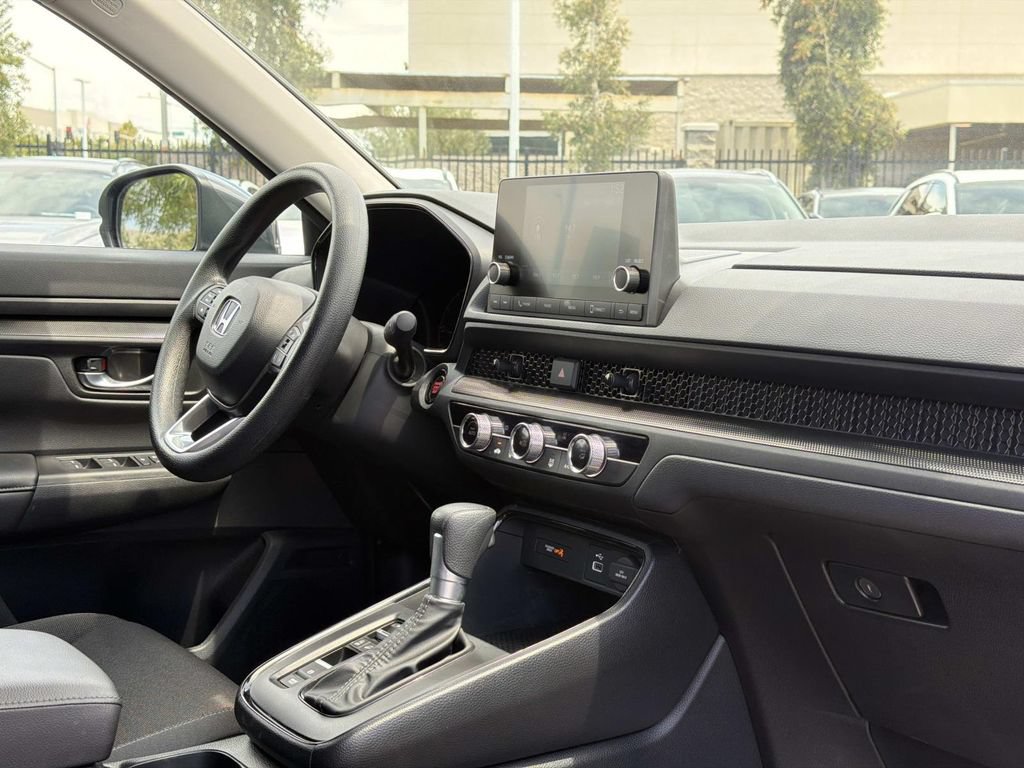 Used 2025 Honda CR-V LX image 25
