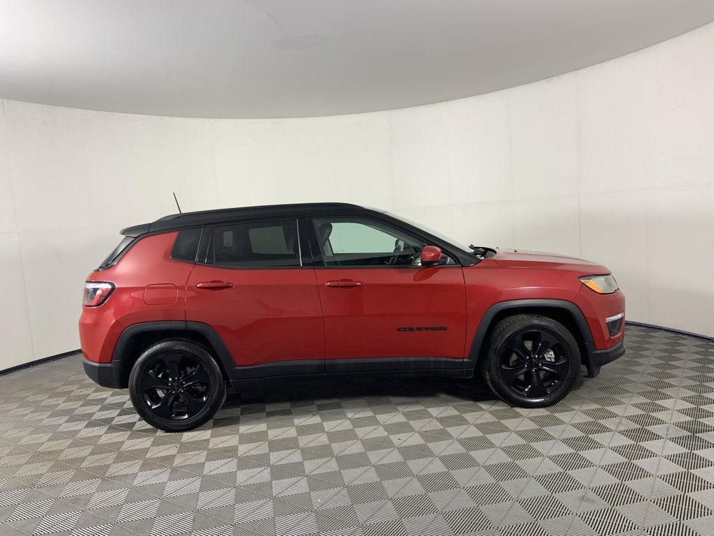 Used 2021 Jeep Compass Latitude image 2