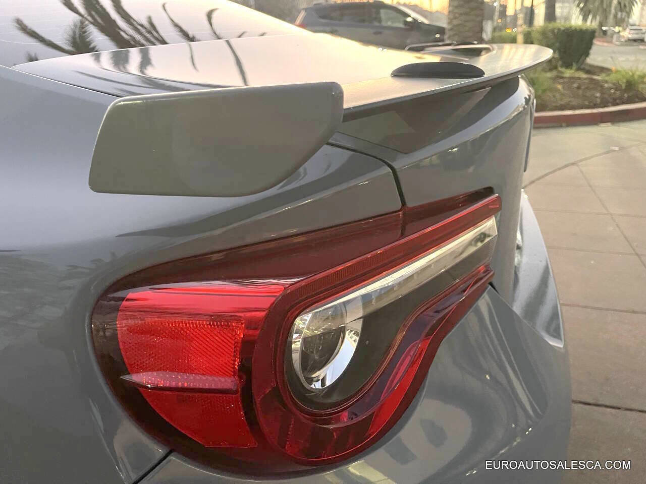 Used 2018 Toyota 86 image 17