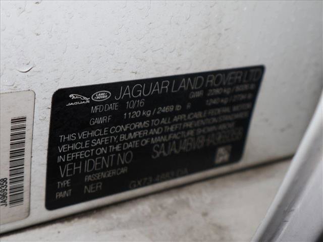 Used 2017 Jaguar XE Premium image 16