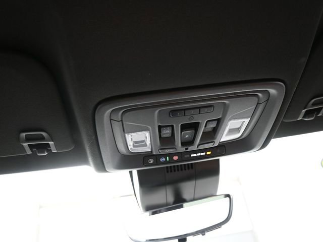 Used 2023 Chevrolet Silverado 1500 High Country w/ High Country Premium Package AWD/4WD image 12
