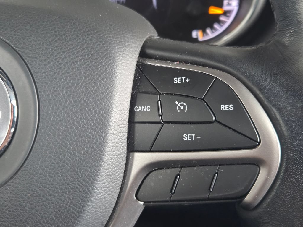 Certified 2020 Jeep Grand Cherokee Altitude AWD/4WD image 11