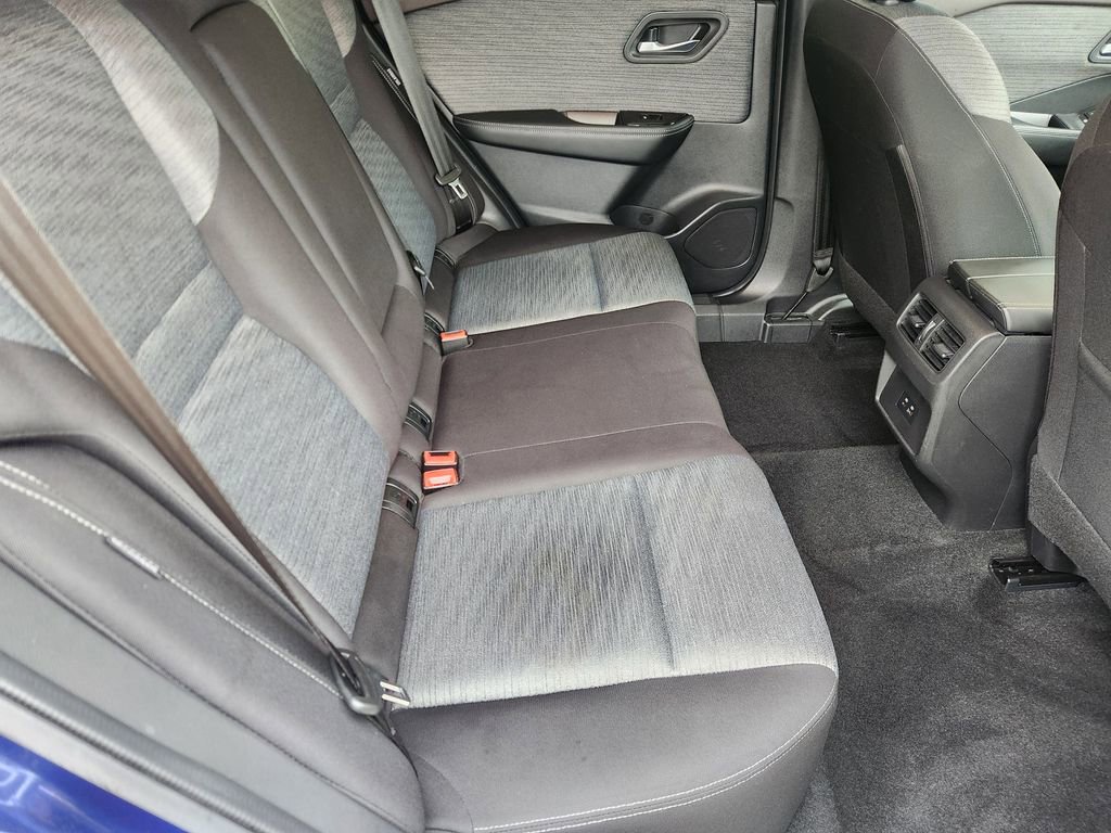 Used 2023 Nissan Rogue SV FWD image 31