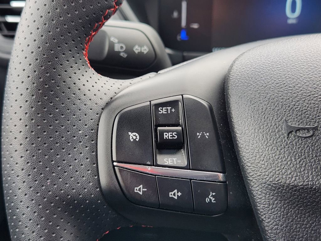 Used 2025 Ford Escape ST-Line image 34