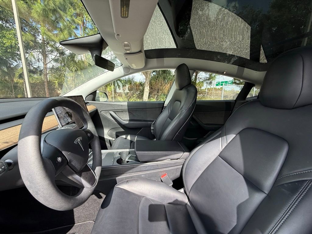 Used 2022 Tesla Model Y Long Range image 20