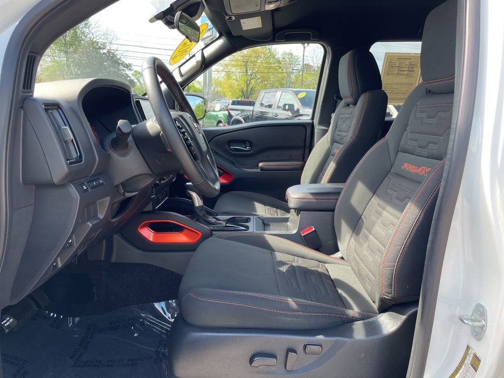 Used 2025 Nissan Frontier PRO-4X AWD/4WD image 4