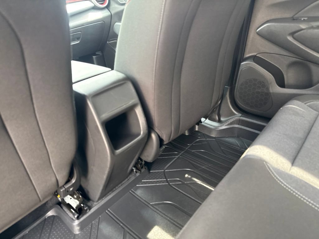 Used 2024 Chevrolet Trax RS w/ Driver Confidence Package FWD image 28