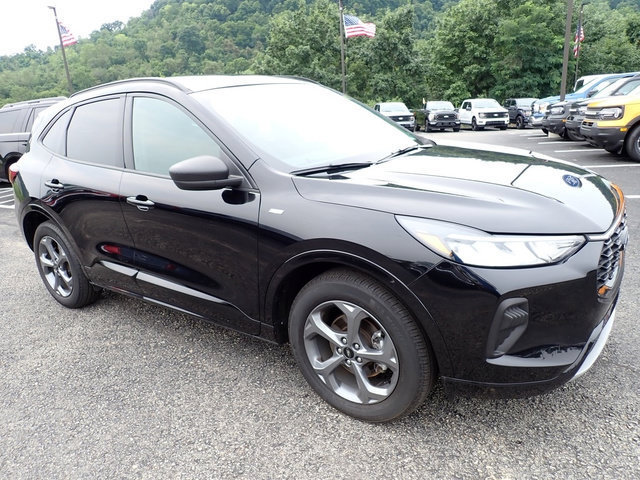Used 2023 Ford Escape ST-Line w/ Tech Pack #1 AWD/4WD image 11