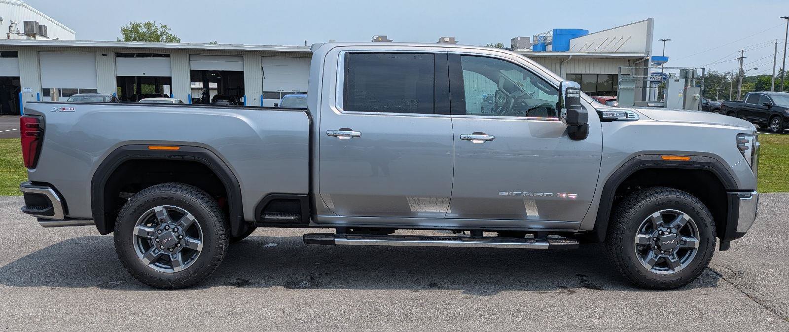 New 2026 GMC Sierra 2500 SLT w/ SLT Premium Package AWD/4WD image 5