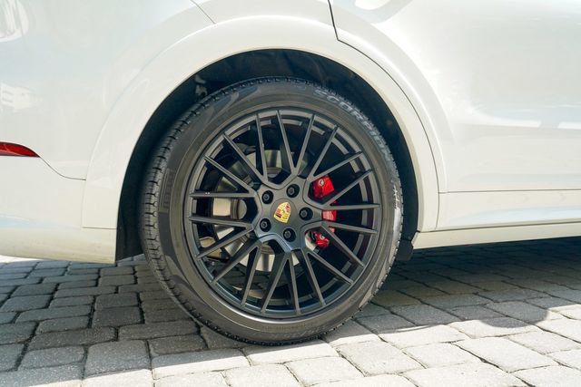 Used 2022 Porsche Cayenne GTS AWD/4WD image 52