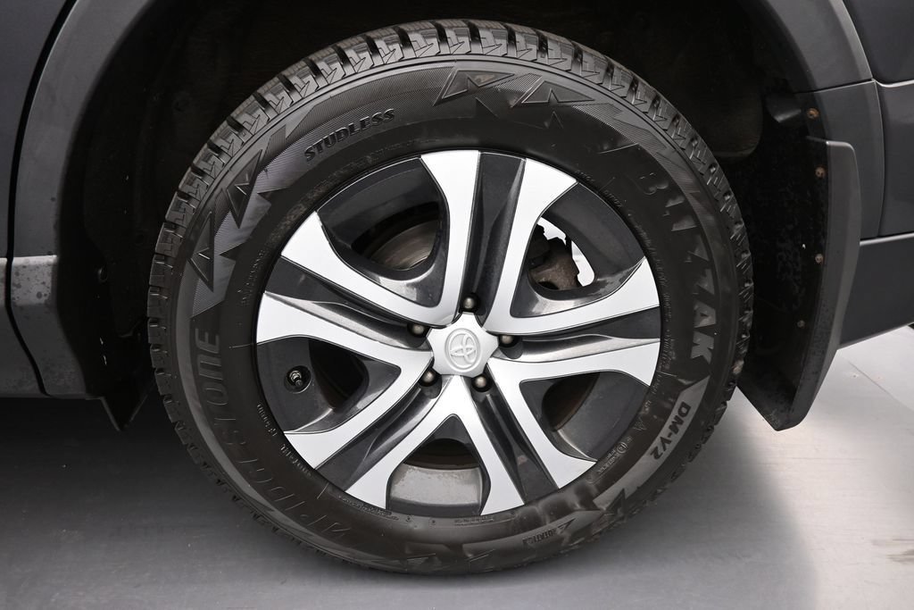 Used 2018 Toyota RAV4 LE w/ All Weather Liner Package AWD/4WD image 26
