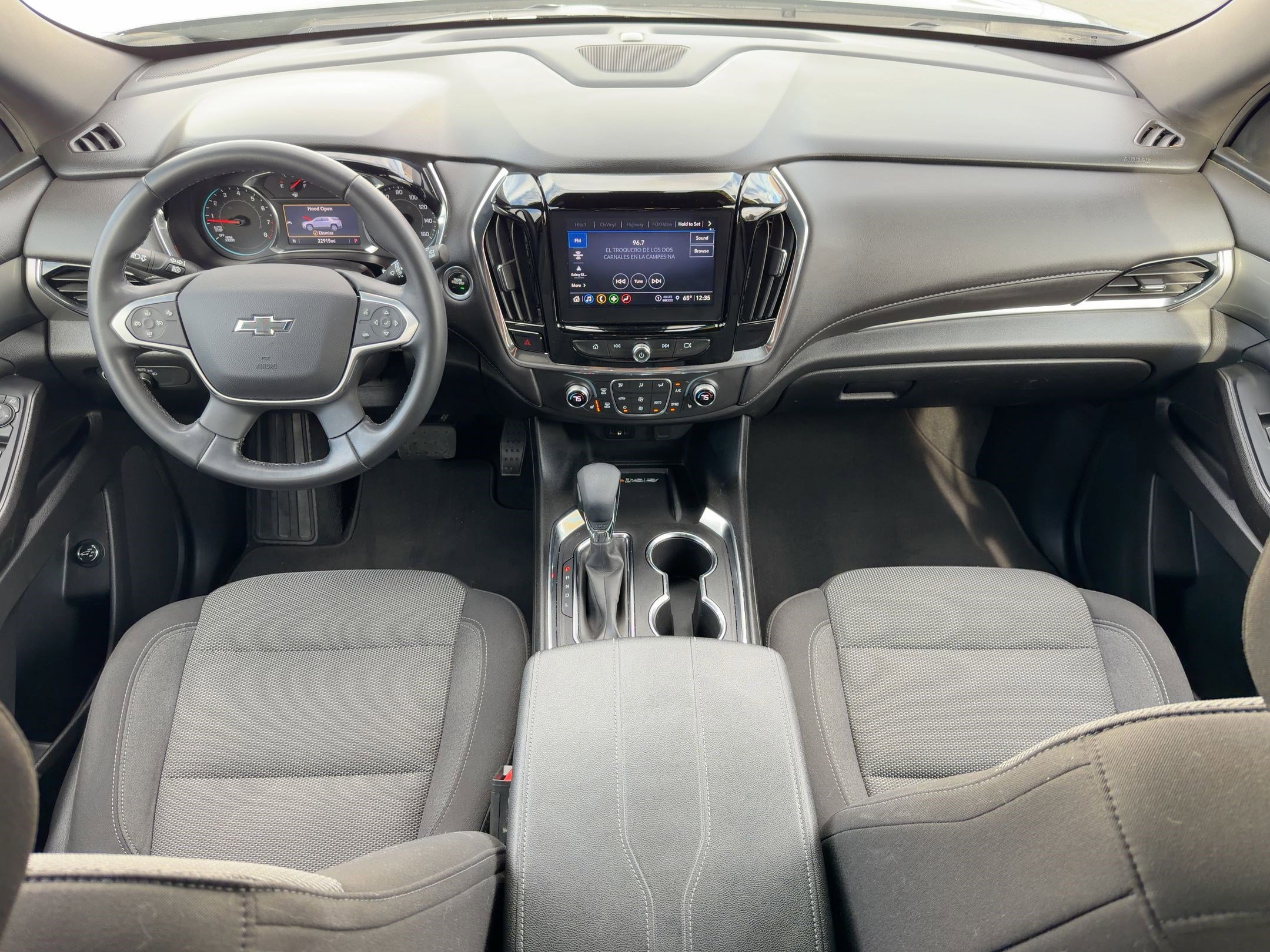 Used 2023 Chevrolet Traverse LT image 13