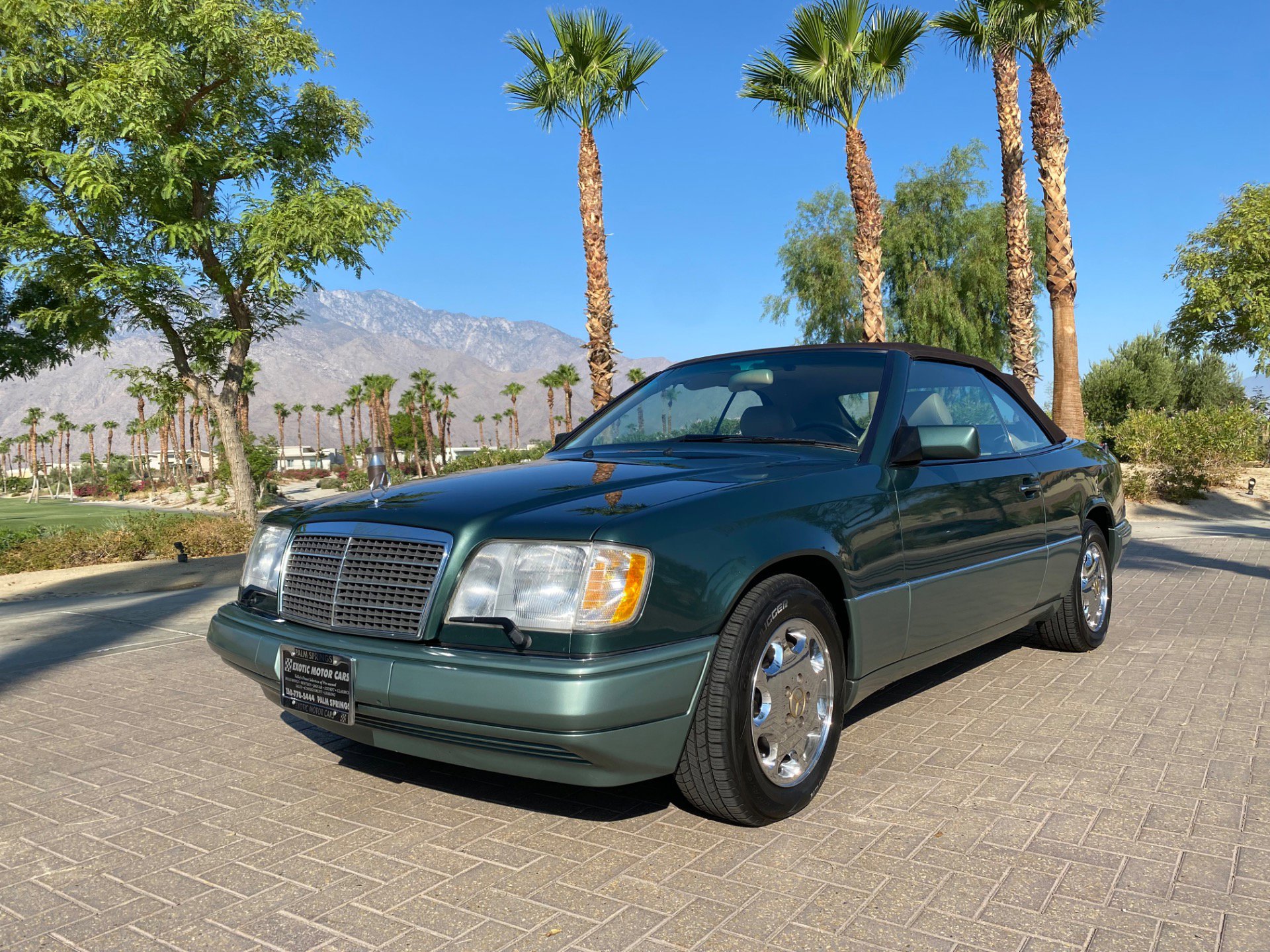 Used 1994 Mercedes-Benz E 320 Convertible image 2