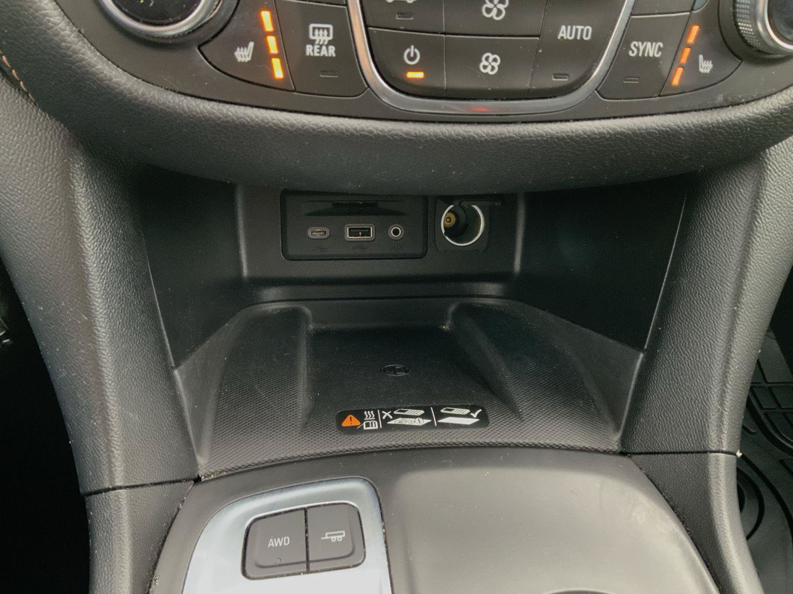 Used 2019 Chevrolet Equinox Premier AWD/4WD image 40