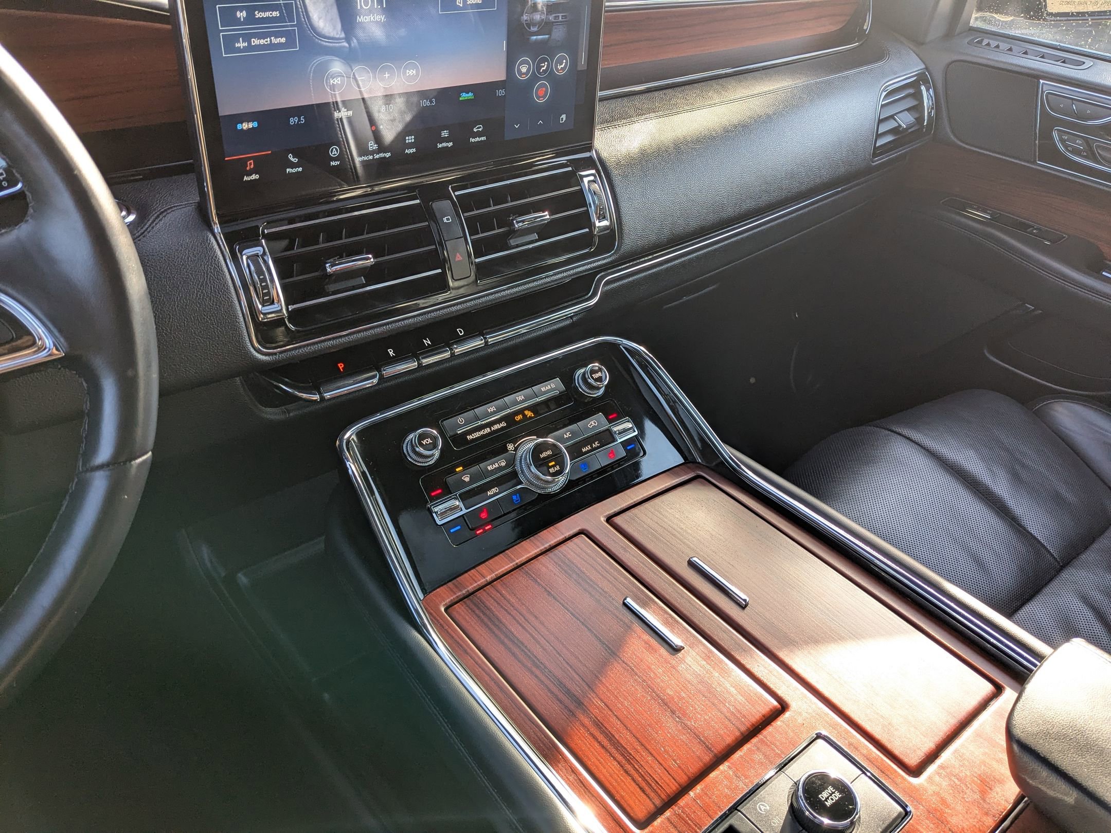 Used 2024 Lincoln Navigator Reserve image 16