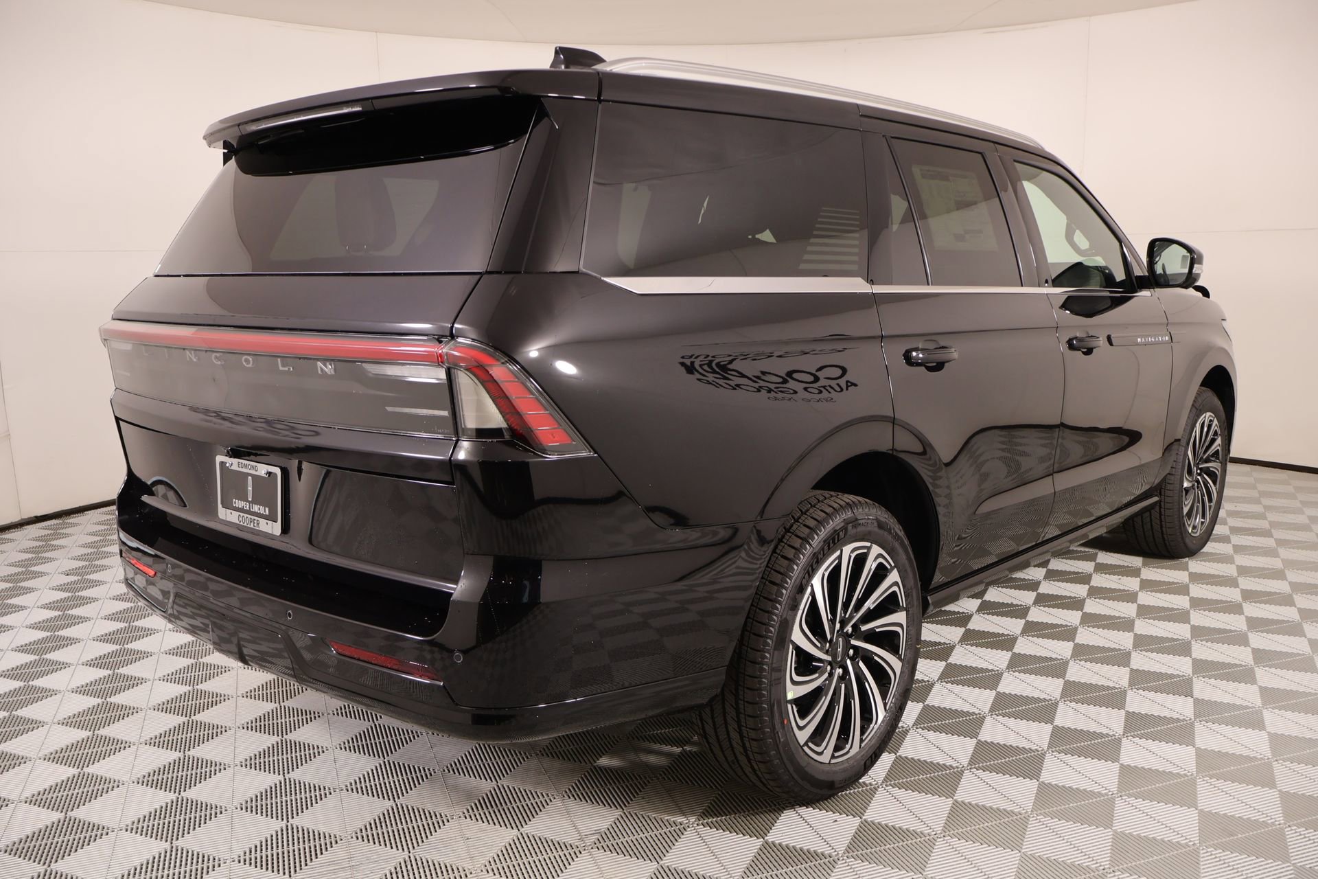 New 2026 Lincoln Navigator Black Label AWD/4WD image 22
