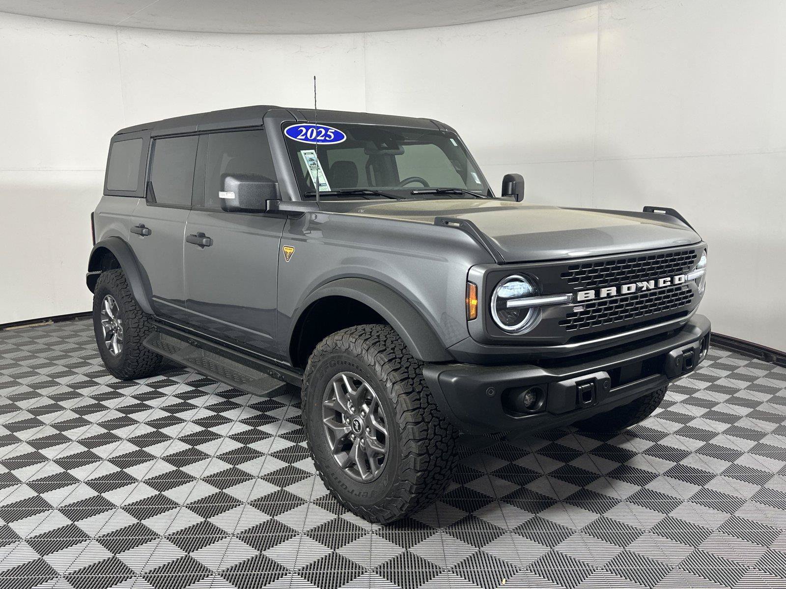 New 2025 Ford Bronco Badlands AWD/4WD video 1