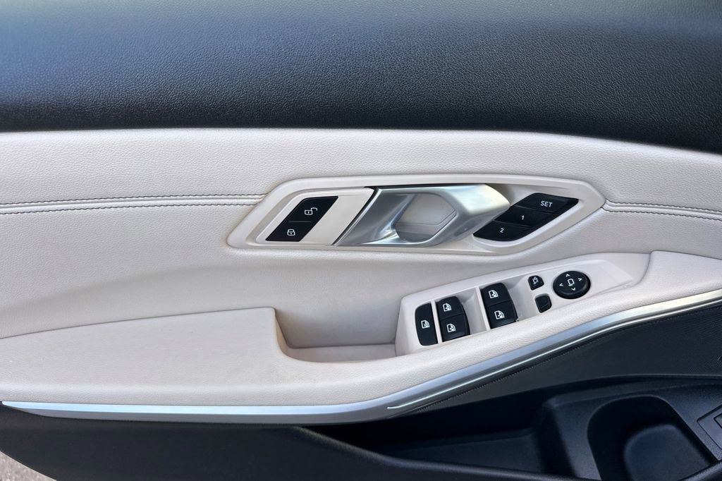 Used 2025 BMW M340i xDrive w/ Premium Package image 10