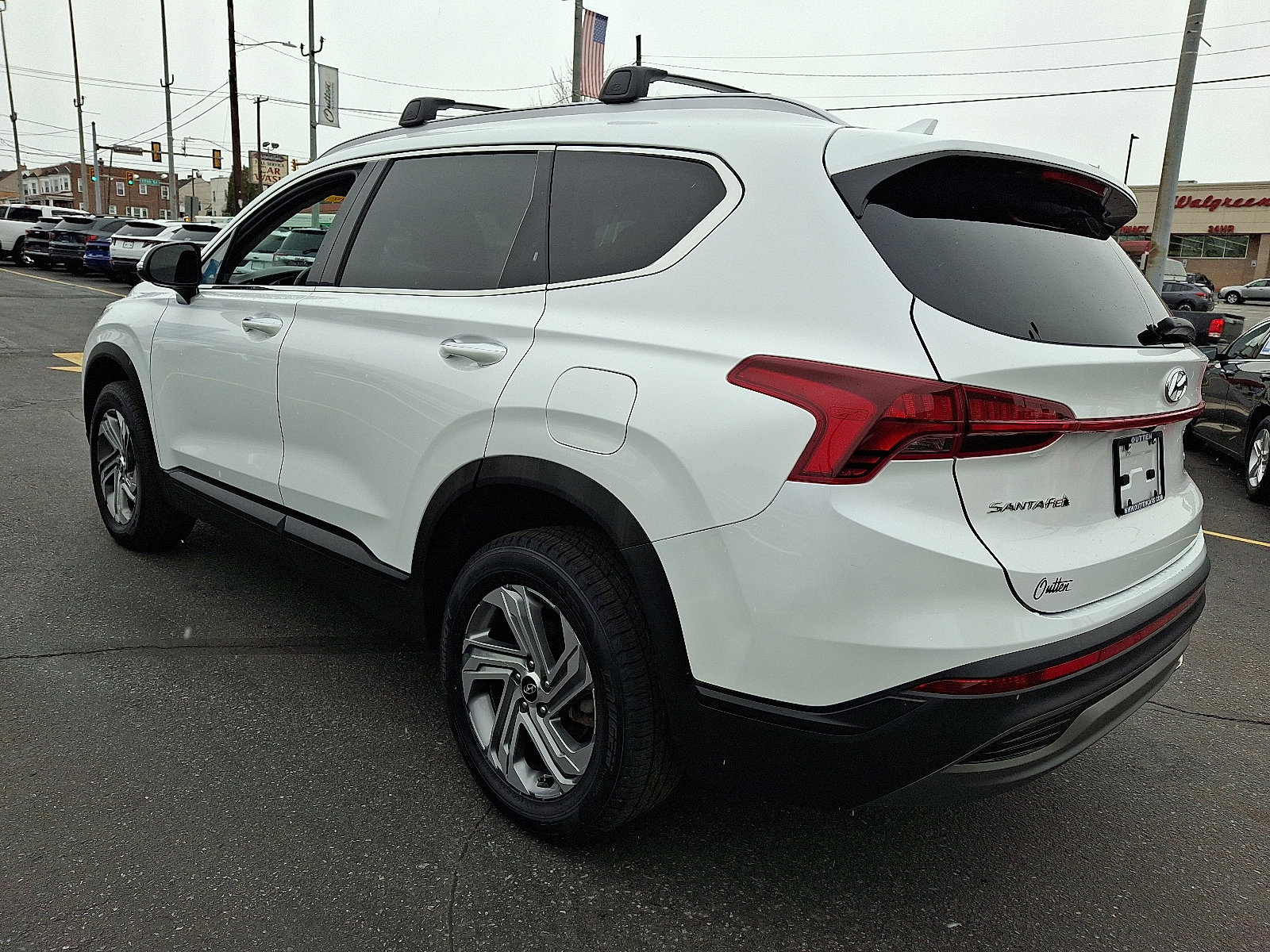Used 2023 Hyundai Santa Fe SEL image 3