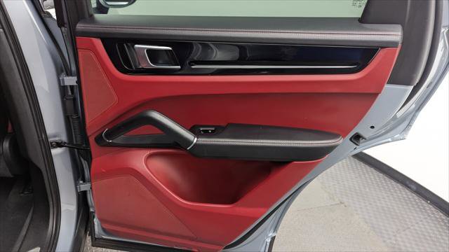 Used 2021 Porsche Cayenne image 21