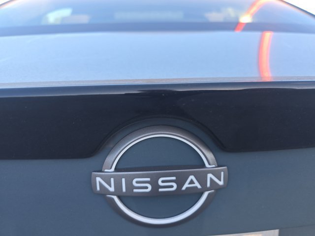 Used 2025 Nissan Sentra SR w/ Midnight Edition FWD image 5